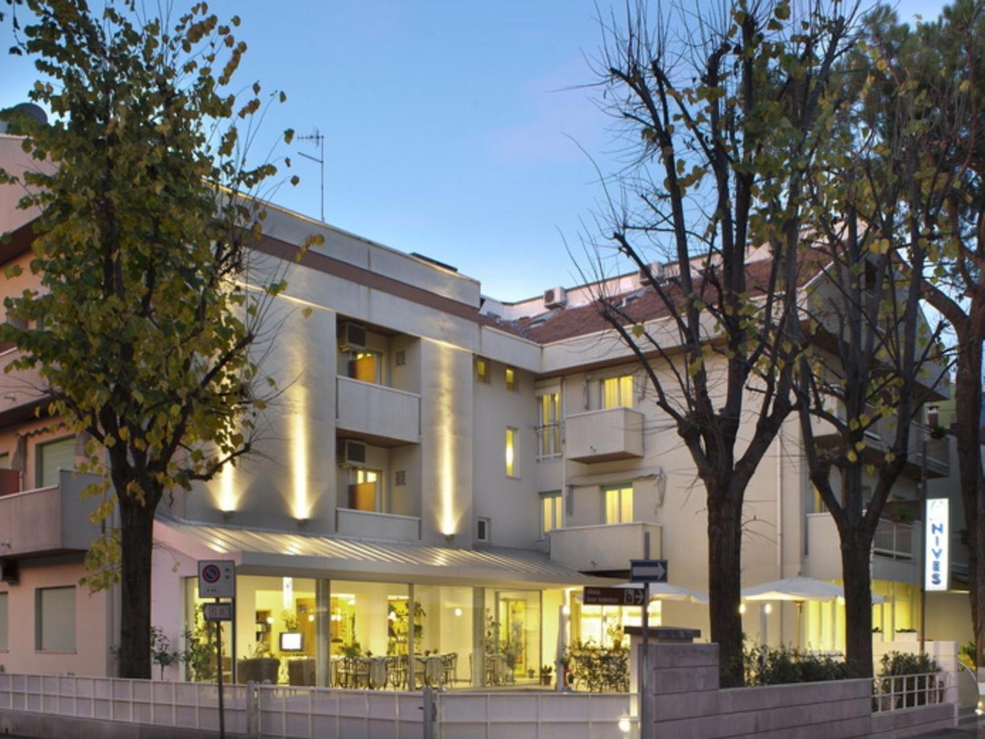 Hotel Nives Riccione Exterior foto