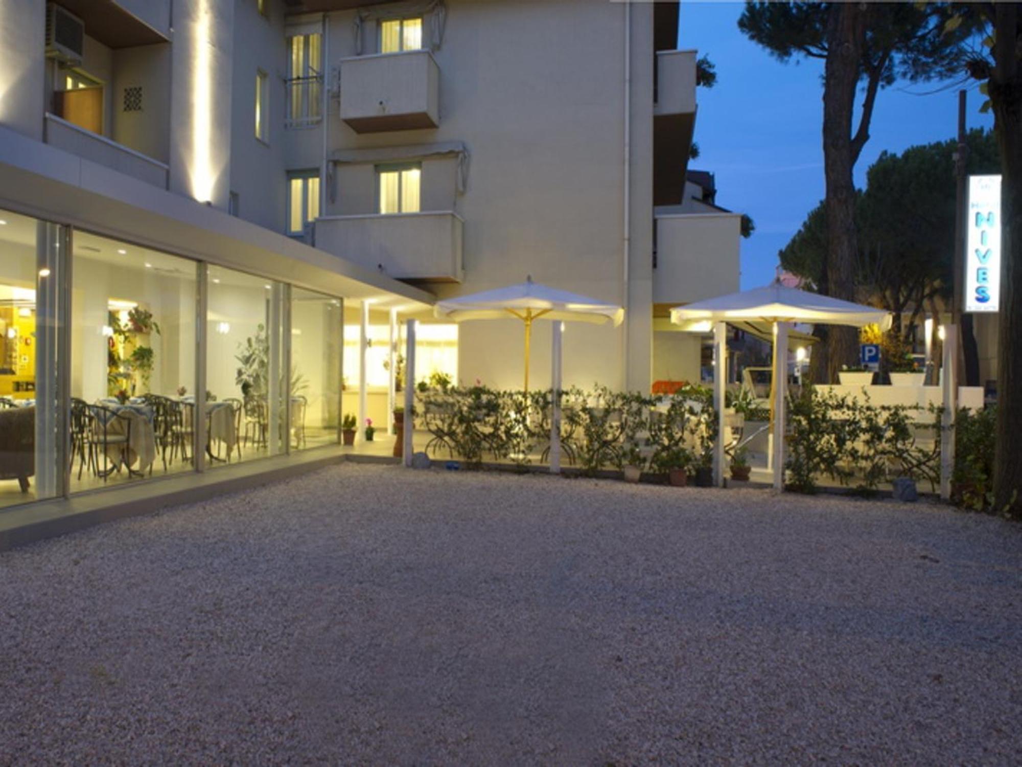 Hotel Nives Riccione Exterior foto