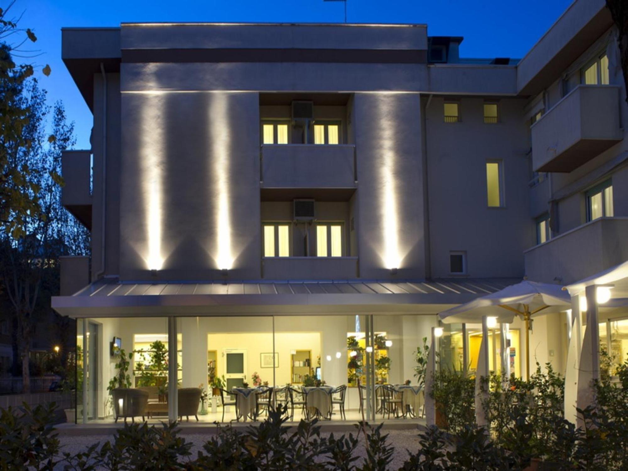 Hotel Nives Riccione Exterior foto