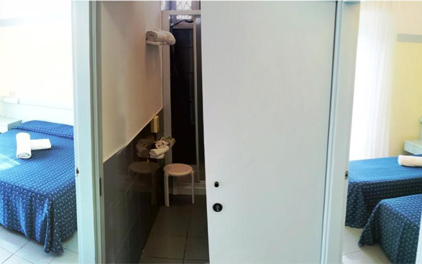 Hotel Nives Riccione Habitación foto