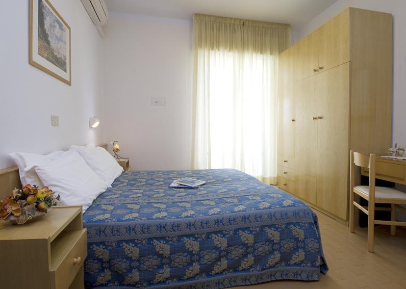 Hotel Nives Riccione Habitación foto