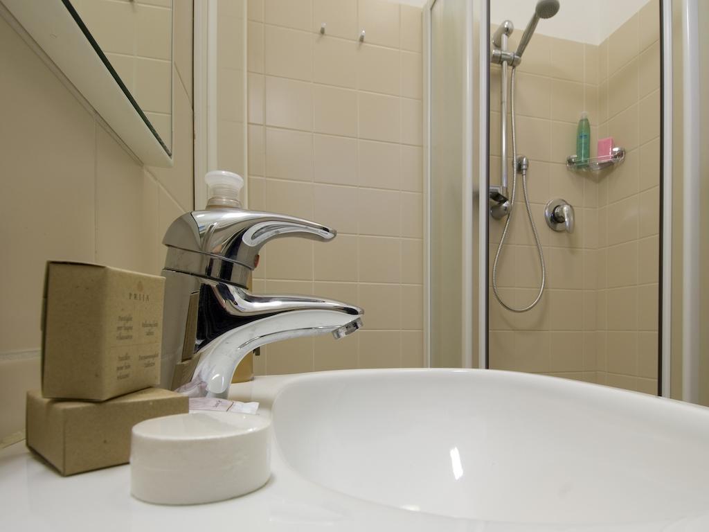 Hotel Nives Riccione Habitación foto
